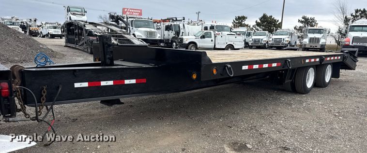 2009 Towmaster T-40 equipment trailer - EG2015