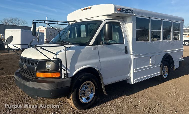 2007 Chevrolet Express bus - EG2042