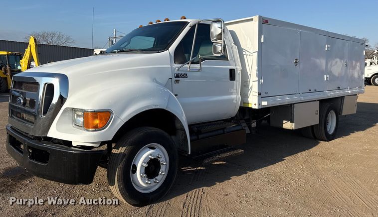 2012 Ford F650 Super Duty XL flatbed truck - EG2092