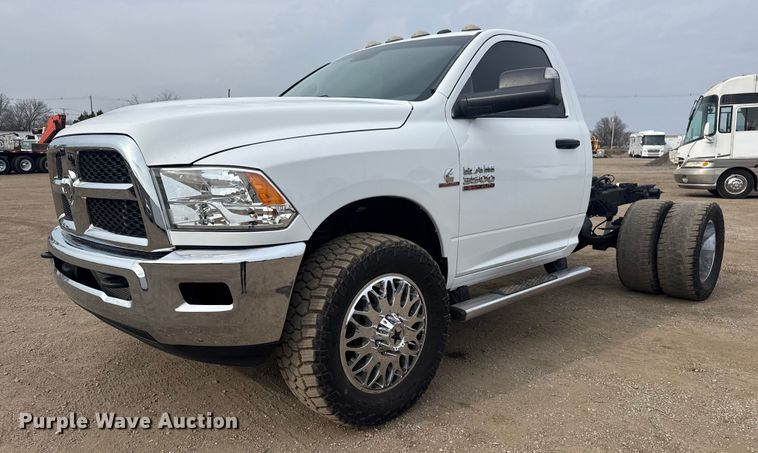 2017 RAM 3500HD truck cab and chassis - EG2099