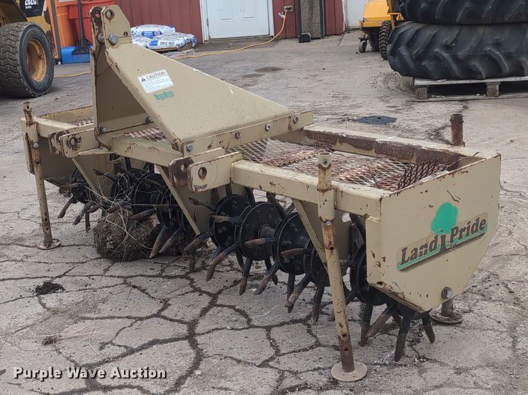 Land Pride CA2572 aerator - EG2720