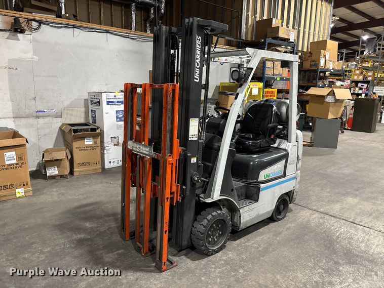 2016 UniCarriers CFS40 forklift - EM5047