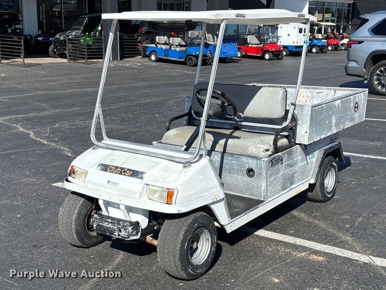 2010 Club Car Turf 2 Carryall golf cart - EN5990