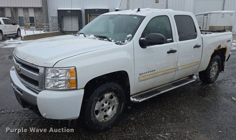 2010 Chevrolet Silverado 1500 Crew Cab pickup truck - ES2914