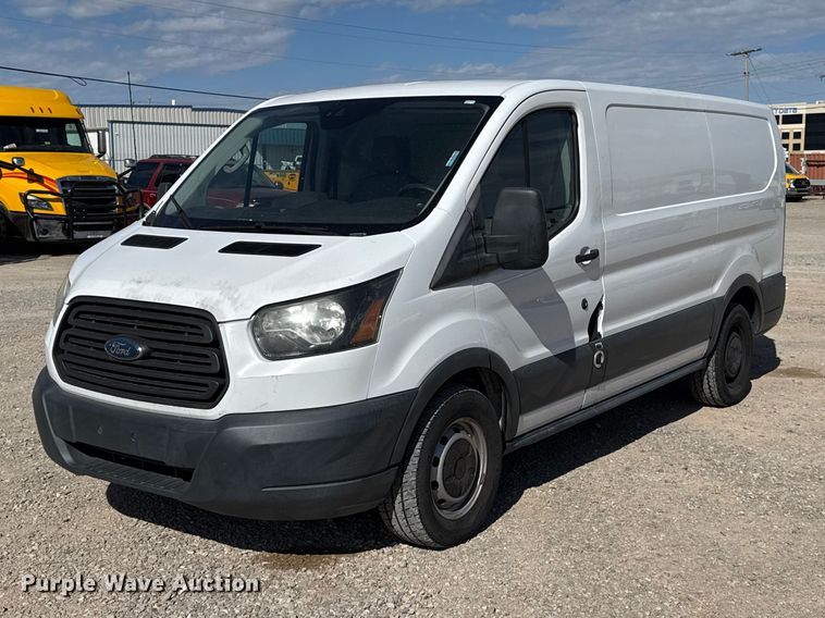 2018 Ford Transit 150 van - ES5862