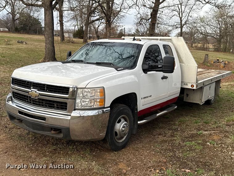 2007 Chevrolet Silverado 3500HD Ext. Cab flatbed pickup truck - ES5936