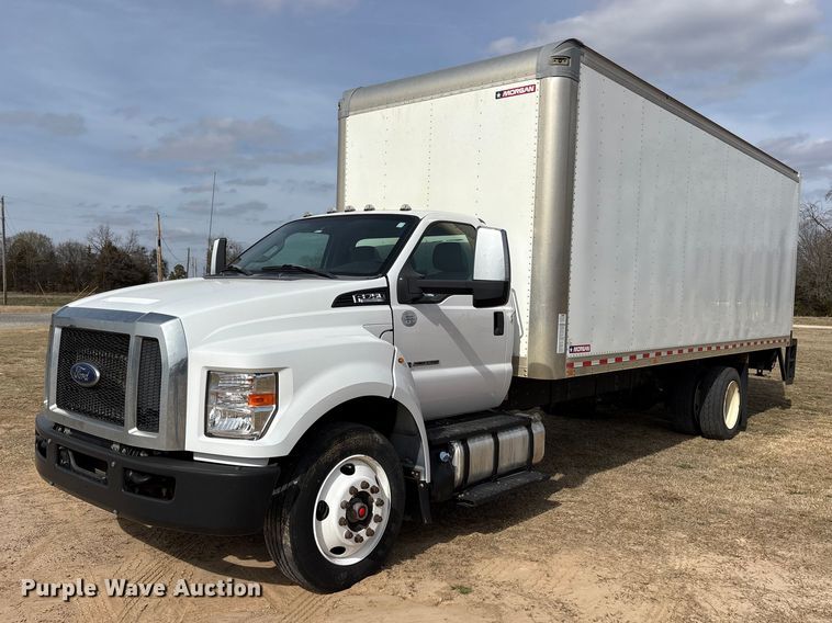2021 Ford F750 box truck - ES8621