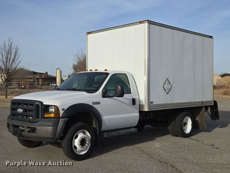 2007 Ford F450 box truck - ET1381