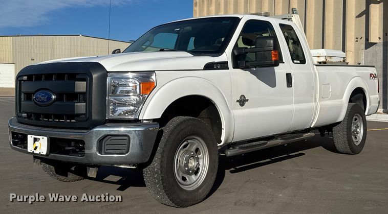 2015 Ford F350 Super Duty XL Ext. Cab pickup truck - ET1563