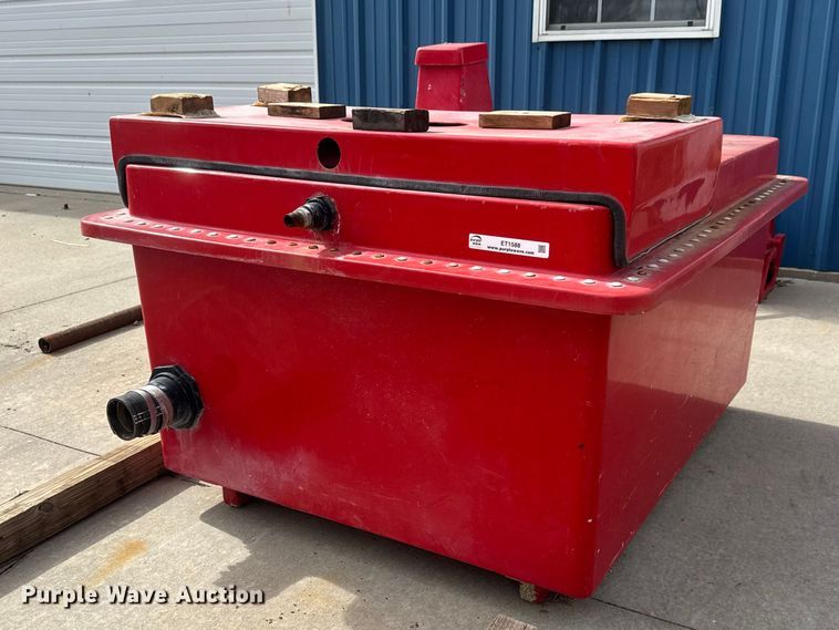 (2) water tanks - ET1588