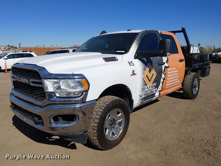 2020 RAM 3500 Crew Cab flatbed pickup truck - EU2634