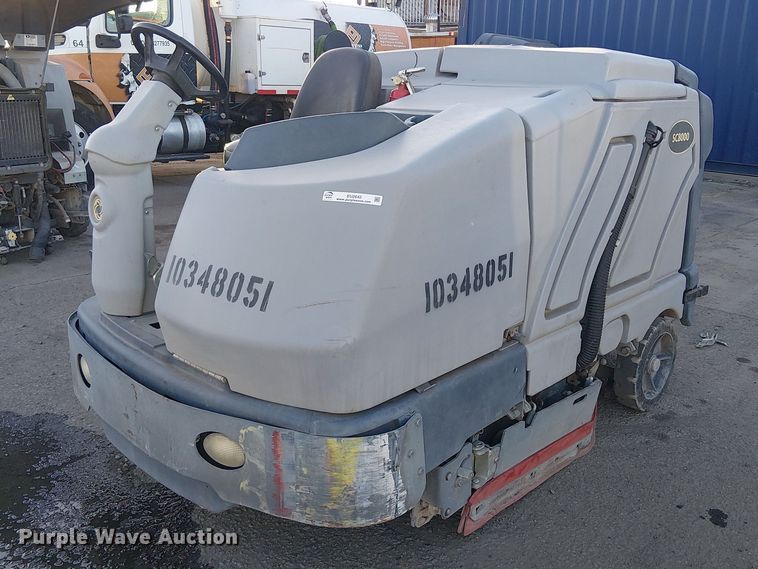 2016 NILFISK SC8000 sweeper - EU2642