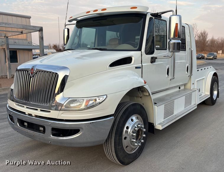 2009 International DuraStar 4400 SBA LP Crew Cab flatbed truck - EV2741