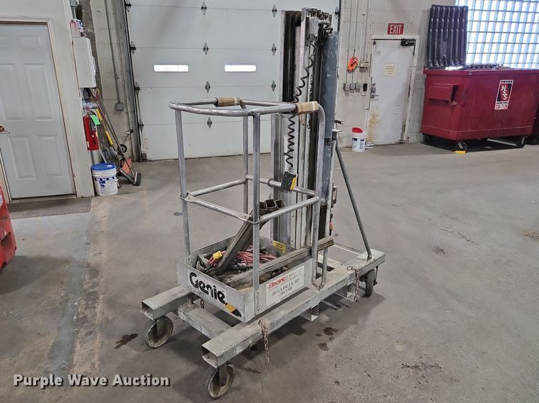 Genie PEU-19AC vertical lift - EV5514