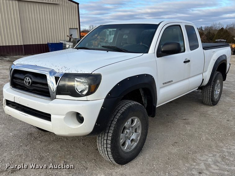 2008 Toyota Tacoma Ext. Cab pickup truck - FC1629