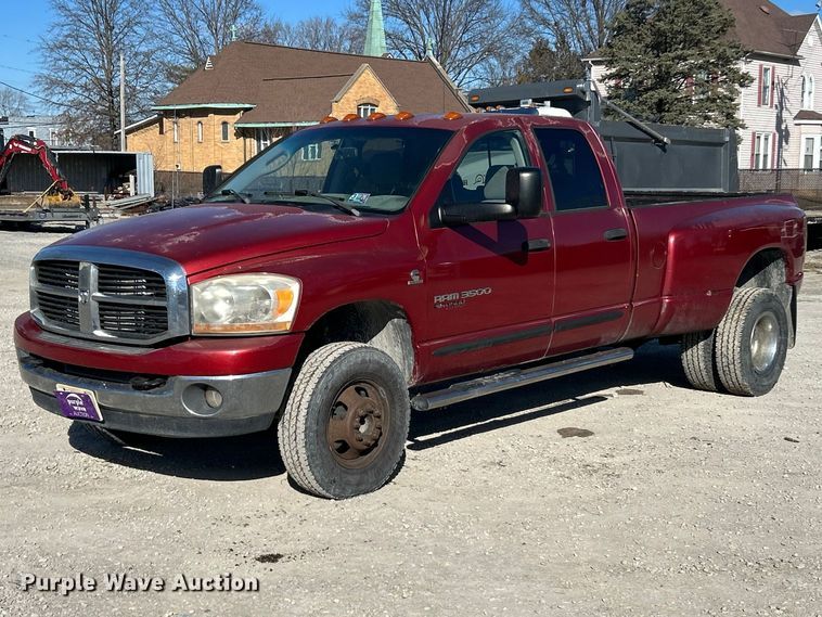 2006 Dodge Ram 3500 Ext. Cab utility bed pickup truck - FC5068