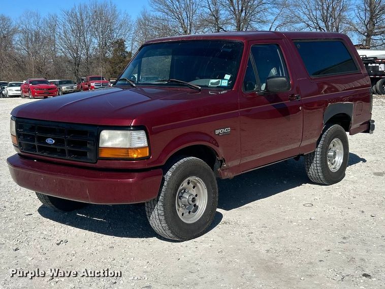 1996 Ford Bronco XLT SUV - FC5099