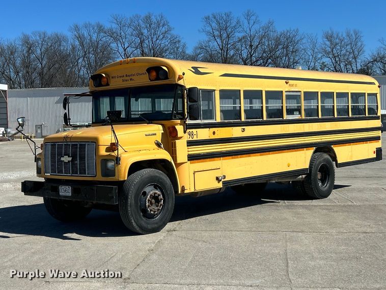 1998 Chevrolet B7 school bus - FC5102