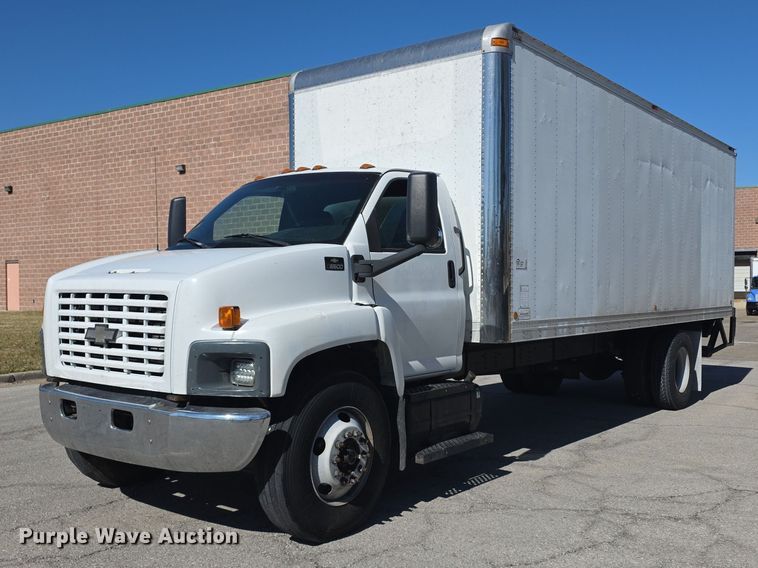 2003 Chevy C6500 box truck - FI0896
