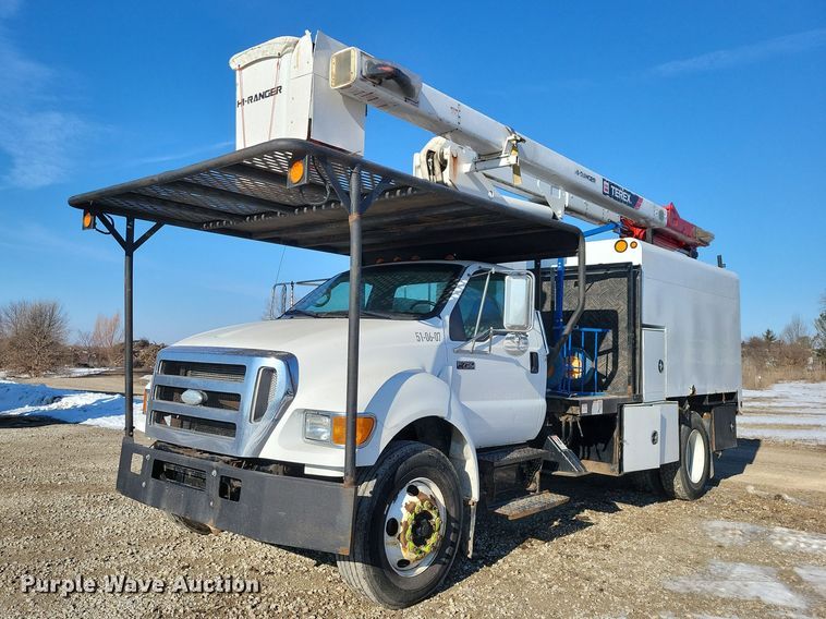 2007 Ford F750 forestry bucket truck - NK9831