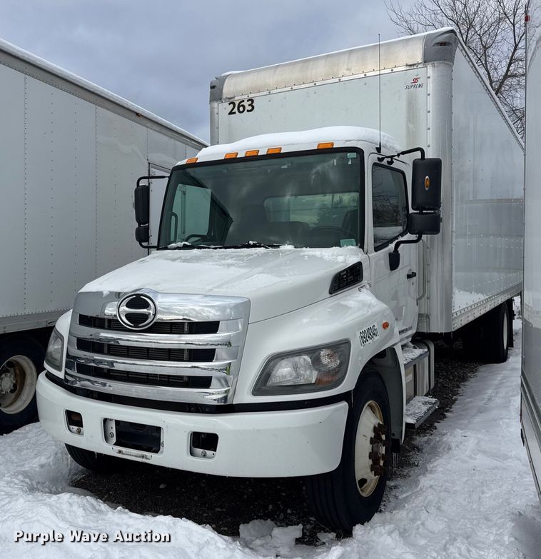 2020 Hino 268 box truck - YA1733