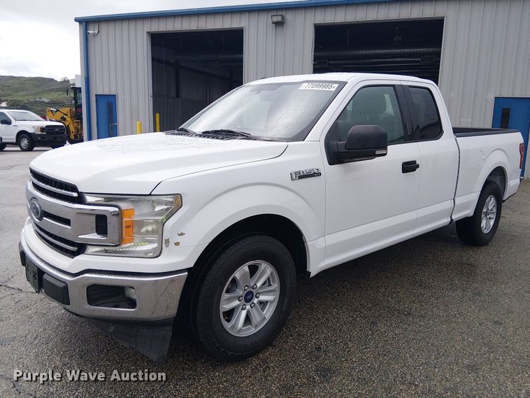 2018 Ford F150 Ext. Cab pickup truck - YA2457