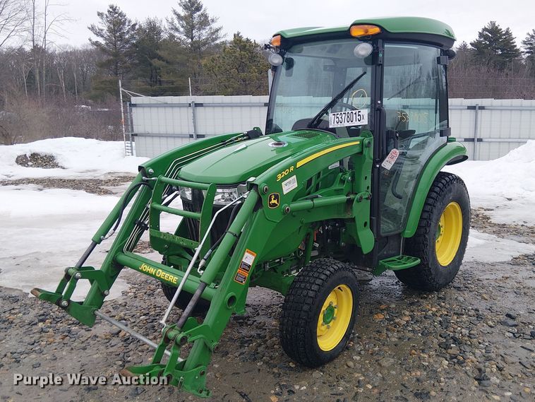 2022 John Deere 3046R MFWD tractor - YA2627