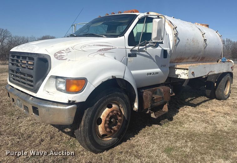2000 Ford F650 Super Duty tank truck - DQ4278