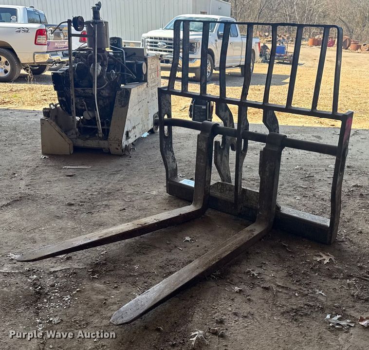 48" L telehandler forks - DQ4306