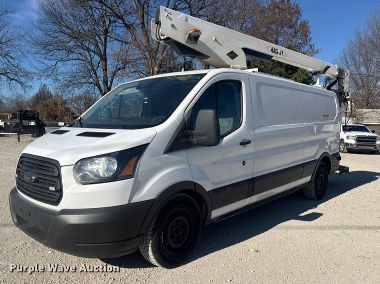2018 Ford Transit 350 van with bucket lift - DQ4325