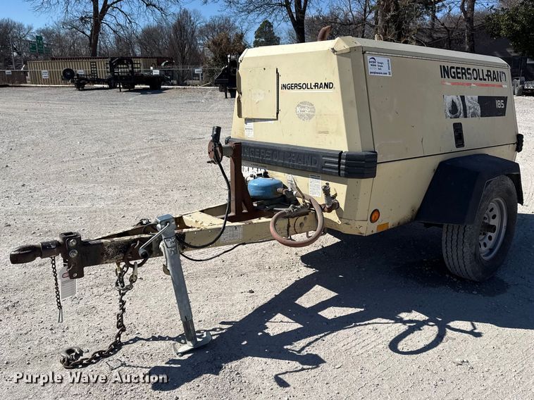 2000 Ingersoll Rand P185 air compressor - DQ4330