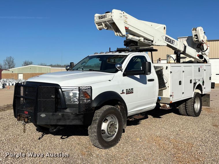 2016 RAM 5500 bucket truck - DT0041