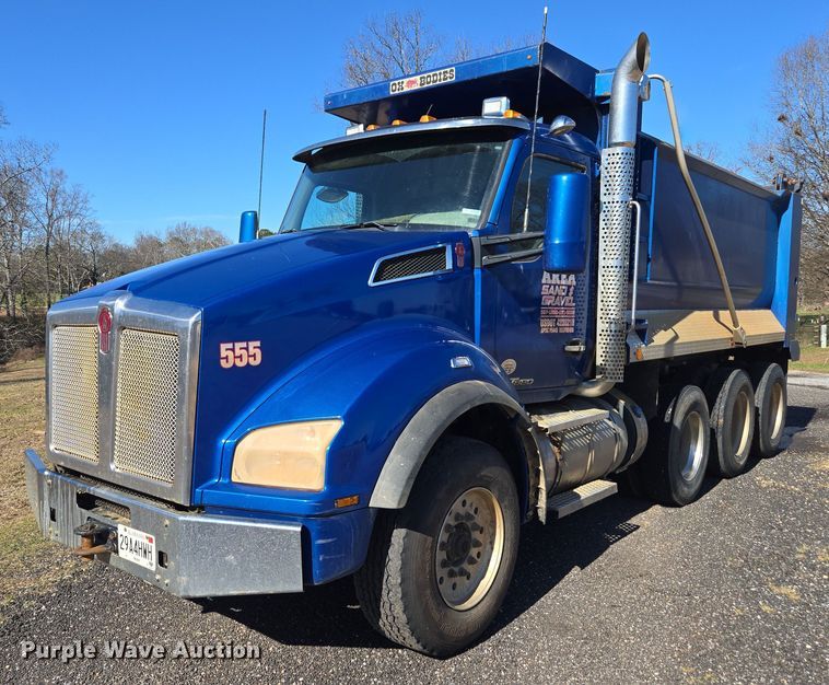 2019 Kenworth T880 dump truck - DU2700