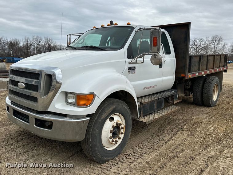 2008 Ford F750 dump truck - DV0793