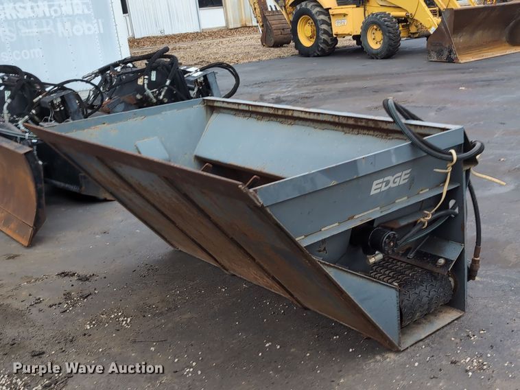 Edge Attachments SSB72 skid steer side discharge bucket - DV0806