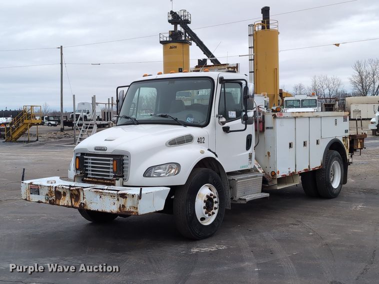 2007 Freightliner M2 utility / service truck - DV0827