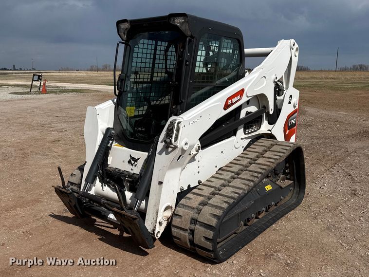 2024 Bobcat T740 tracked skid steer loader - DZ5124