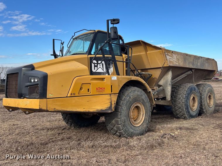 2012 Caterpillar 740B articulated haul truck - EA4466