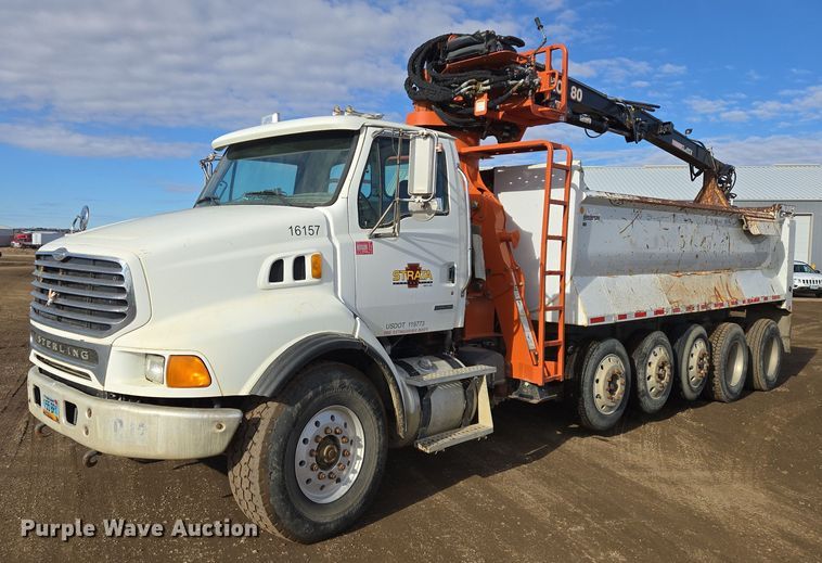 2005 Sterling LT9500 grapple truck - EB1310