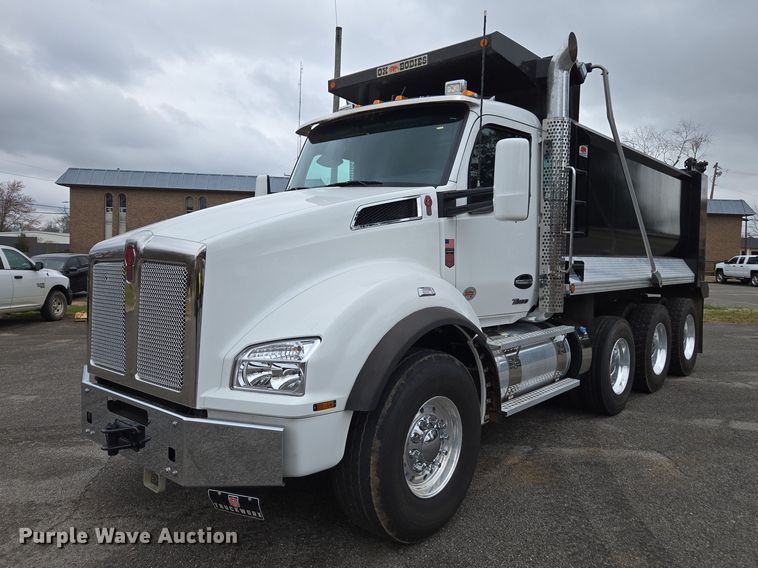 2025 Kenworth T880 dump truck - EB6490