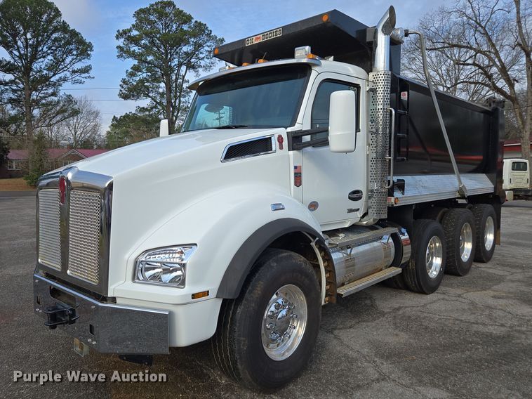2025 Kenworth T880 dump truck - EB6492