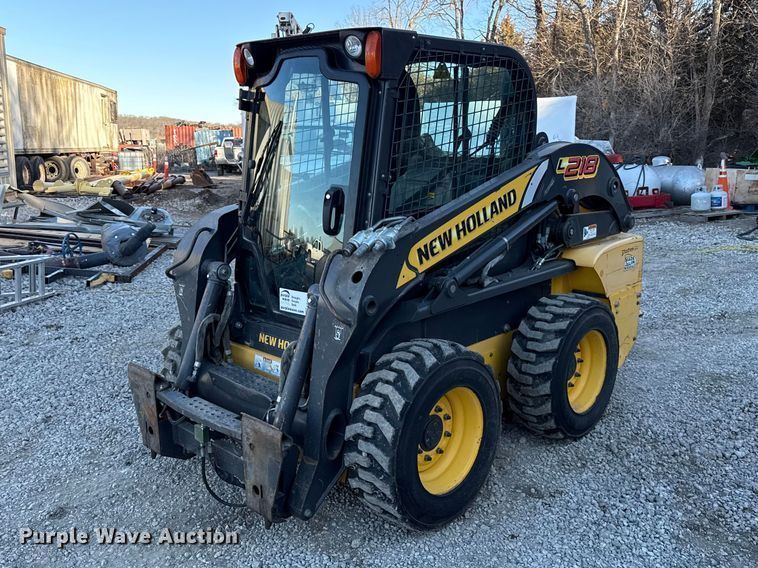 2011 New holland L218 skid steer loader - EC4568
