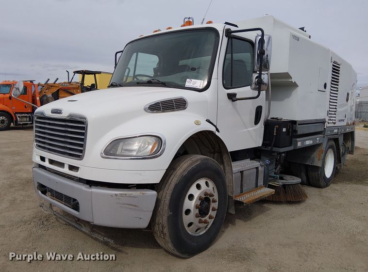 2016 Freightliner M2 street sweeper truck - EE5167