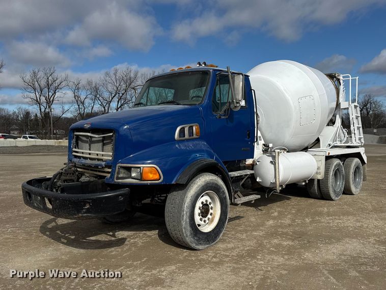 2001 Sterling L-Line ready mix truck - EF2435