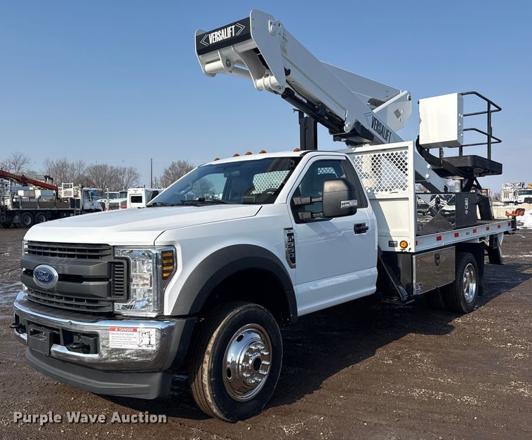 2019 Ford F550 Super Duty XL bucket truck - EG2023