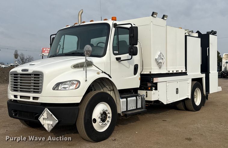 2014 Freightliner Business Class M2 utility / service truck - EG2102