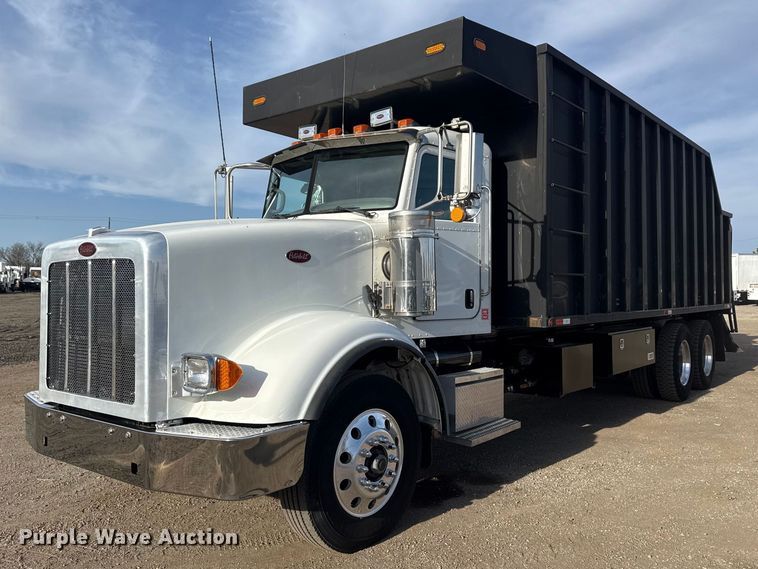 2008 Peterbilt 367 grapple crane truck - EG2117