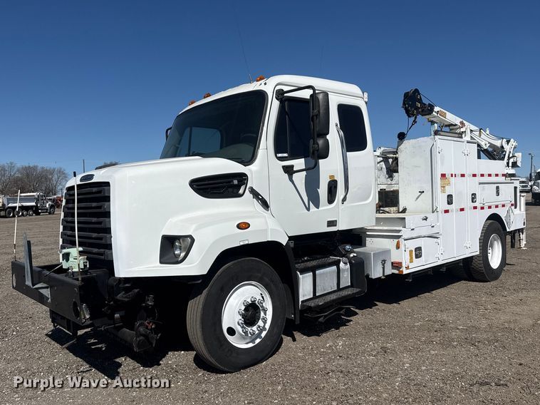 2014 Freightliner 108SD utility / service truck - EG2154