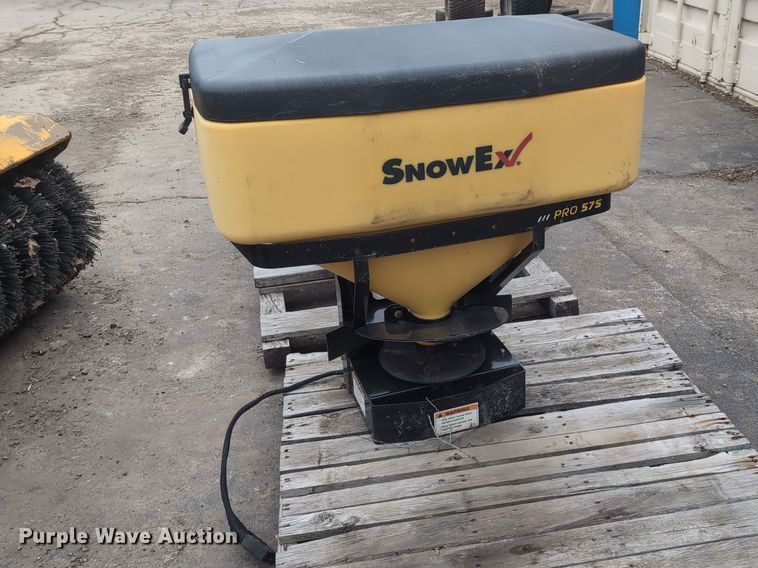 (2) spreaders - EG2700