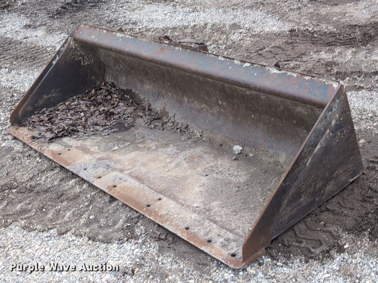 Caterpillar skid steer bucket - EG2725